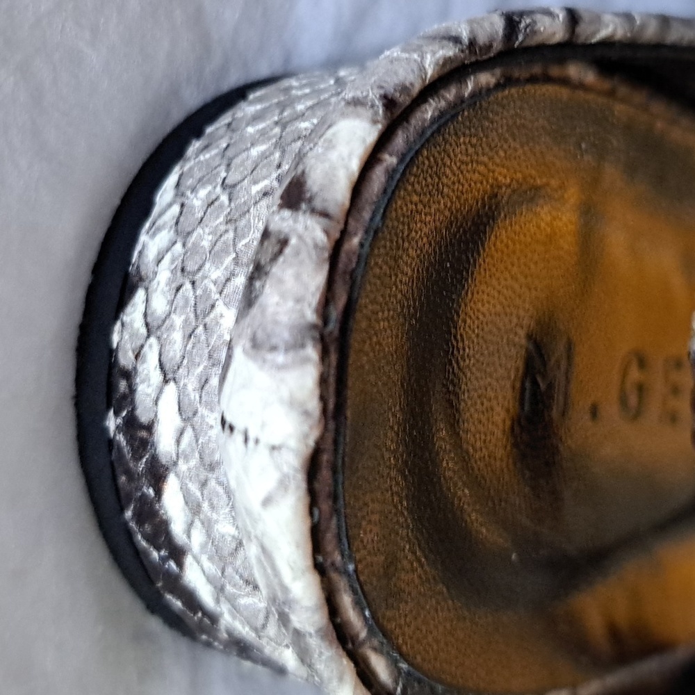 M Gemi snakeskin ballet flats w/ squared off toe 39 (8.5) - Picture 5 of 12